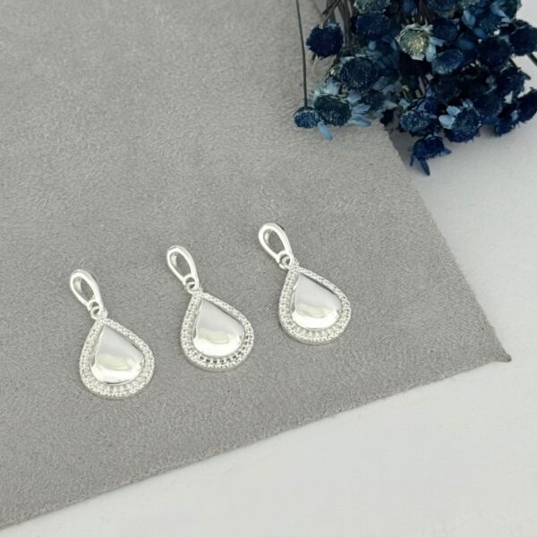 PINGENTE GOTA CRAVEJADA - PRATA 925