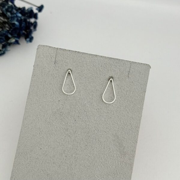 BRINCO GOTA VAZADA - PRATA 925