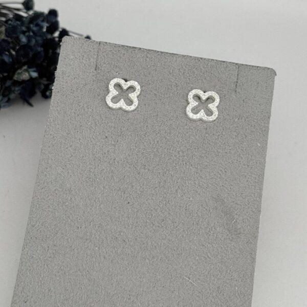 BRINCO TREVO CRAVEJADO - PRATA 925