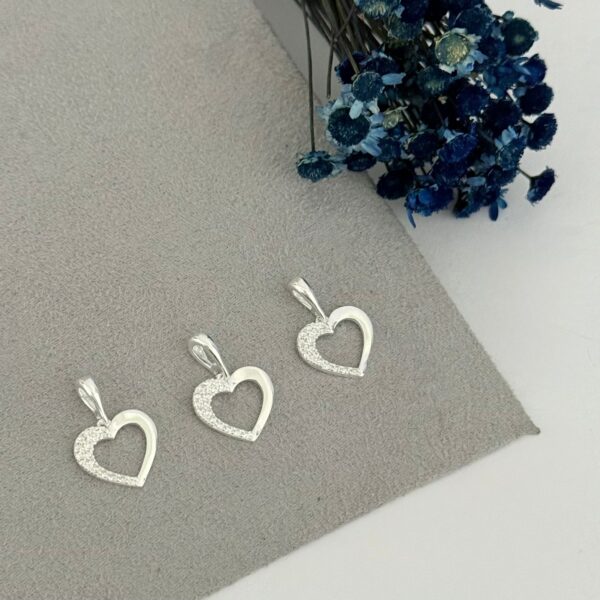 PINGENTE CORAÇÃO CRAVEJADO - PRATA 925