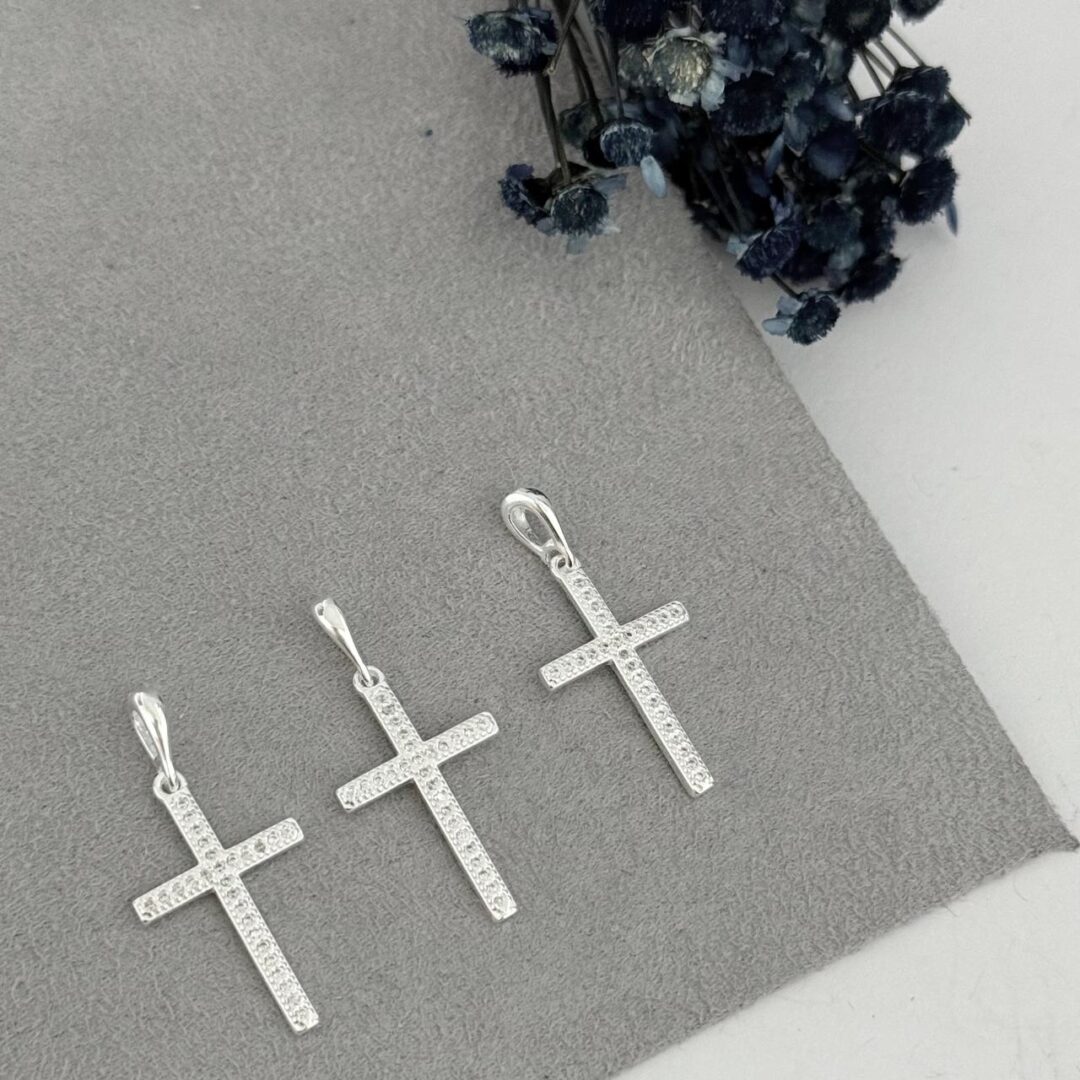 15373733783-whatsapp-image-2025-09-04-at-14-10-15.jpeg PINGENTE CRUZ CRAVEJADA - PRATA 925