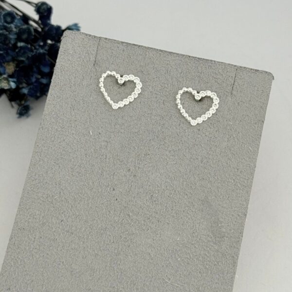 BRINCO CORAÇÃO VAZADO - PRATA 925