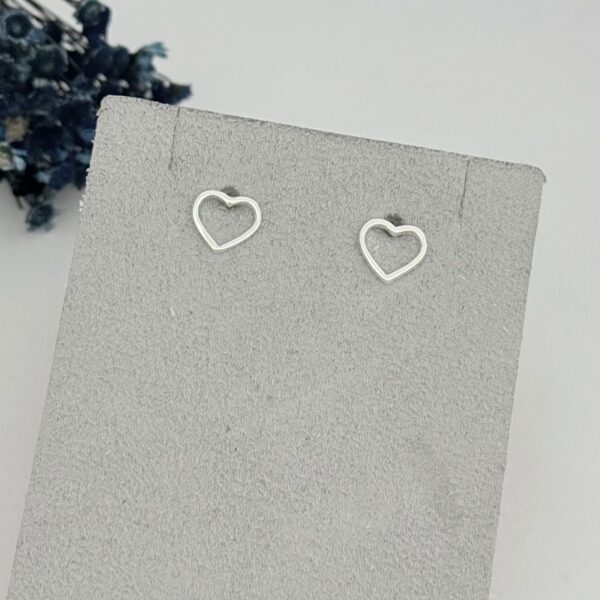 BRINCO CORAÇÃO VAZADO - PRATA 925