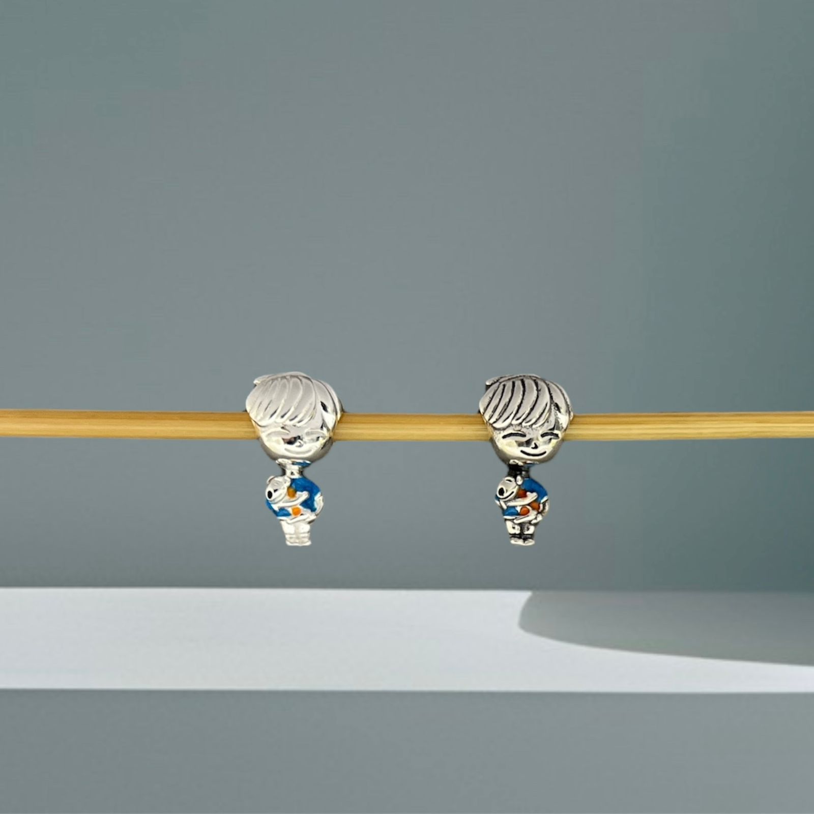 BERLOQUE MENINO COM CACHORRO - PRATA 925