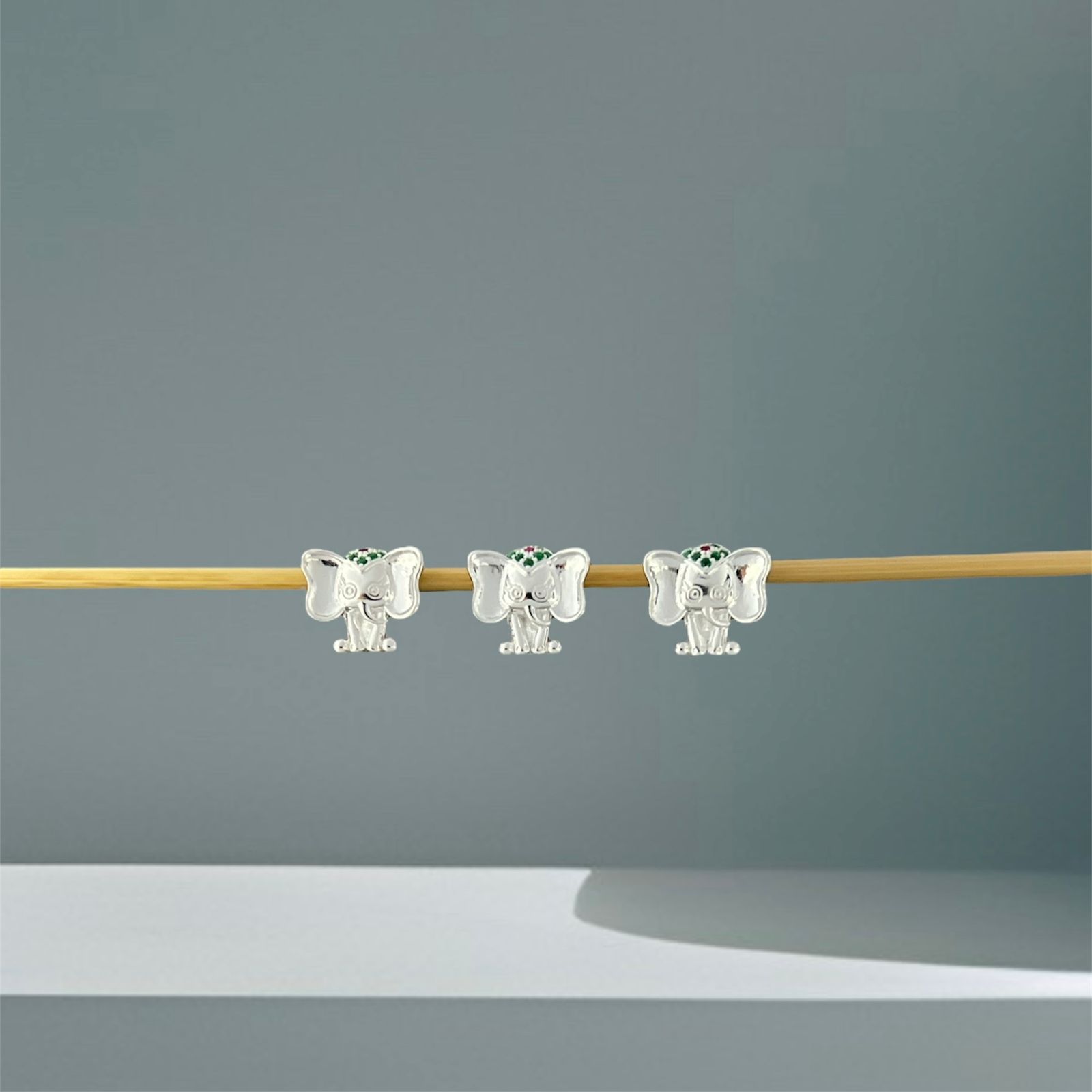 BERLOQUE ELEFANTE CRAVEJADO - PRATA 925