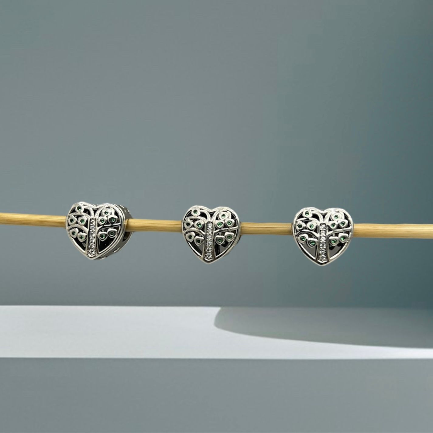 BERLOQUE CORAÇÃO ÁRVORE DA VIDA CRAVEJADA - PRATA 925