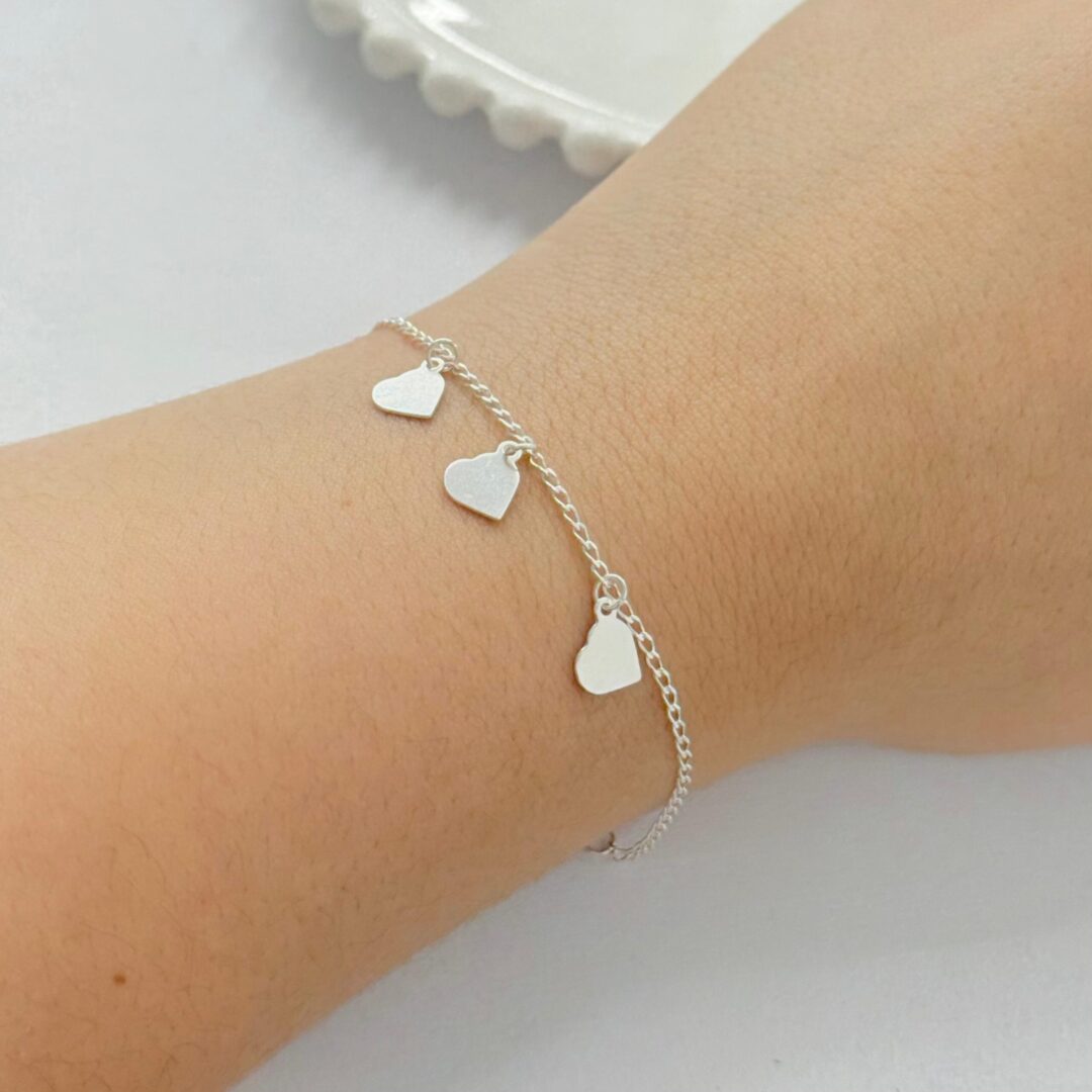 PULSEIRA INFANTIL CORAÇÕES - PRATA 925