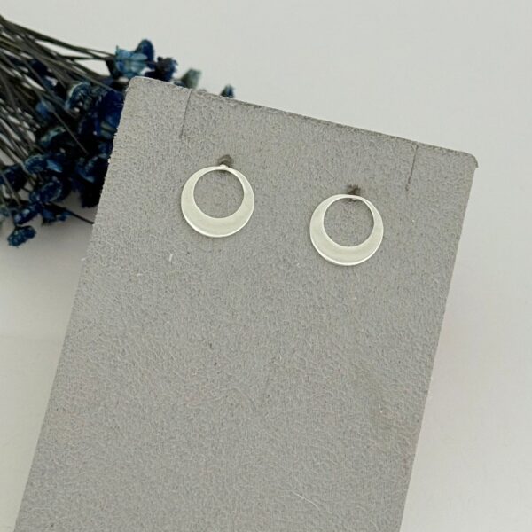 BRINCO REDONDO VAZADO - PRATA 925 - M