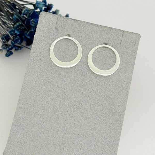 BRINCO REDONDO VAZADO - PRATA 925 - G