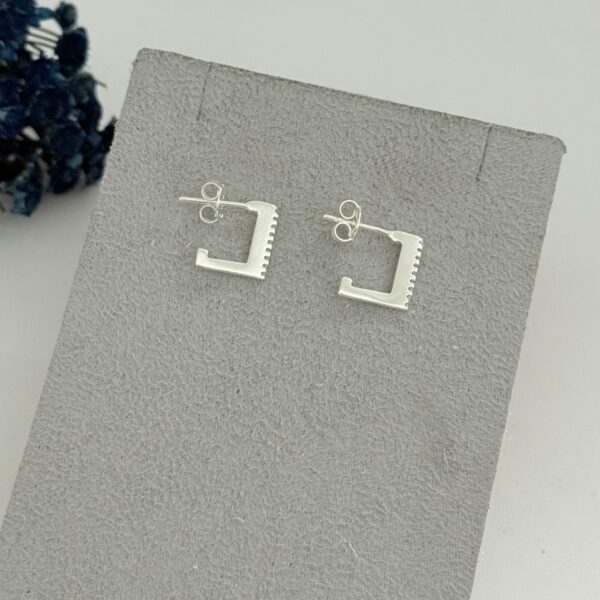 BRINCO QUADRADO - PRATA 925 - P