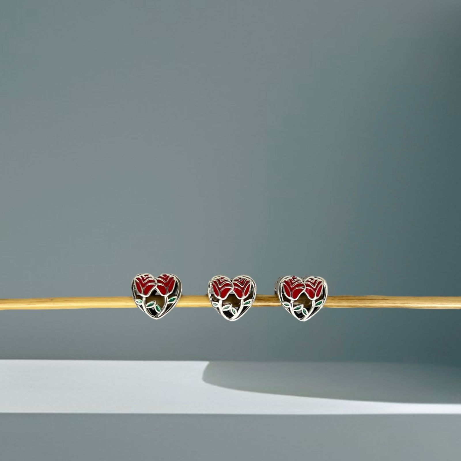 BERLOQUE CORAÇÃO COM ROSAS - PRATA 925