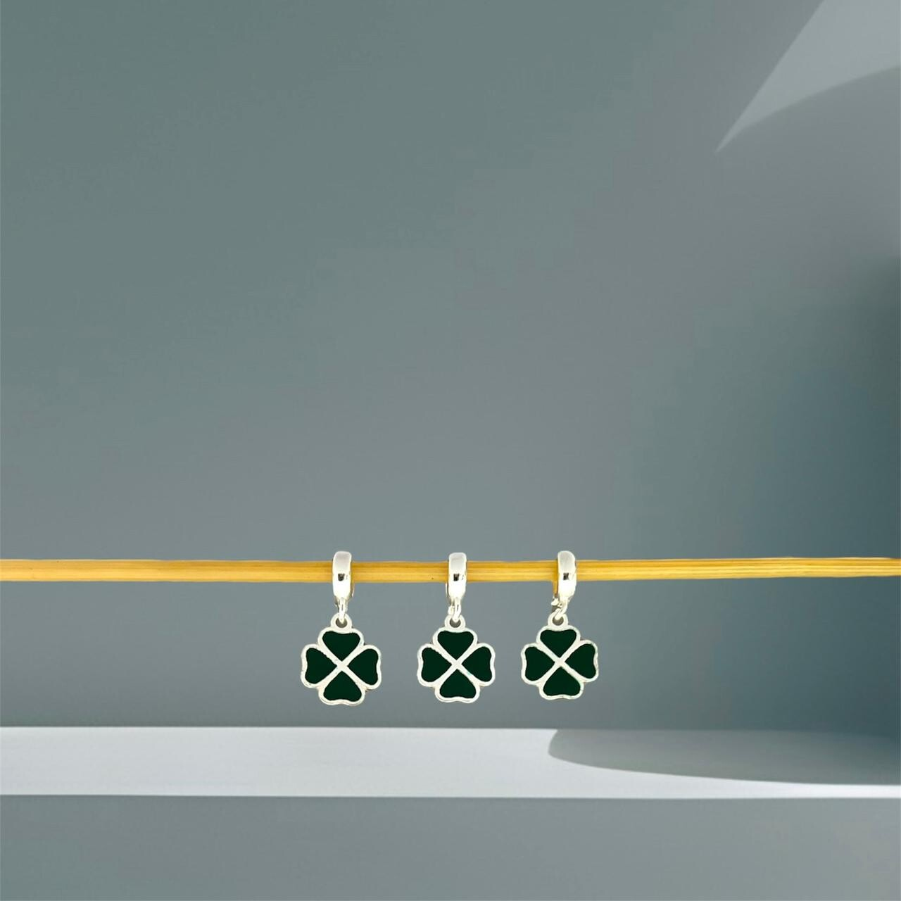 BERLOQUE TREVO / CORTE A LASER - PRATA 925