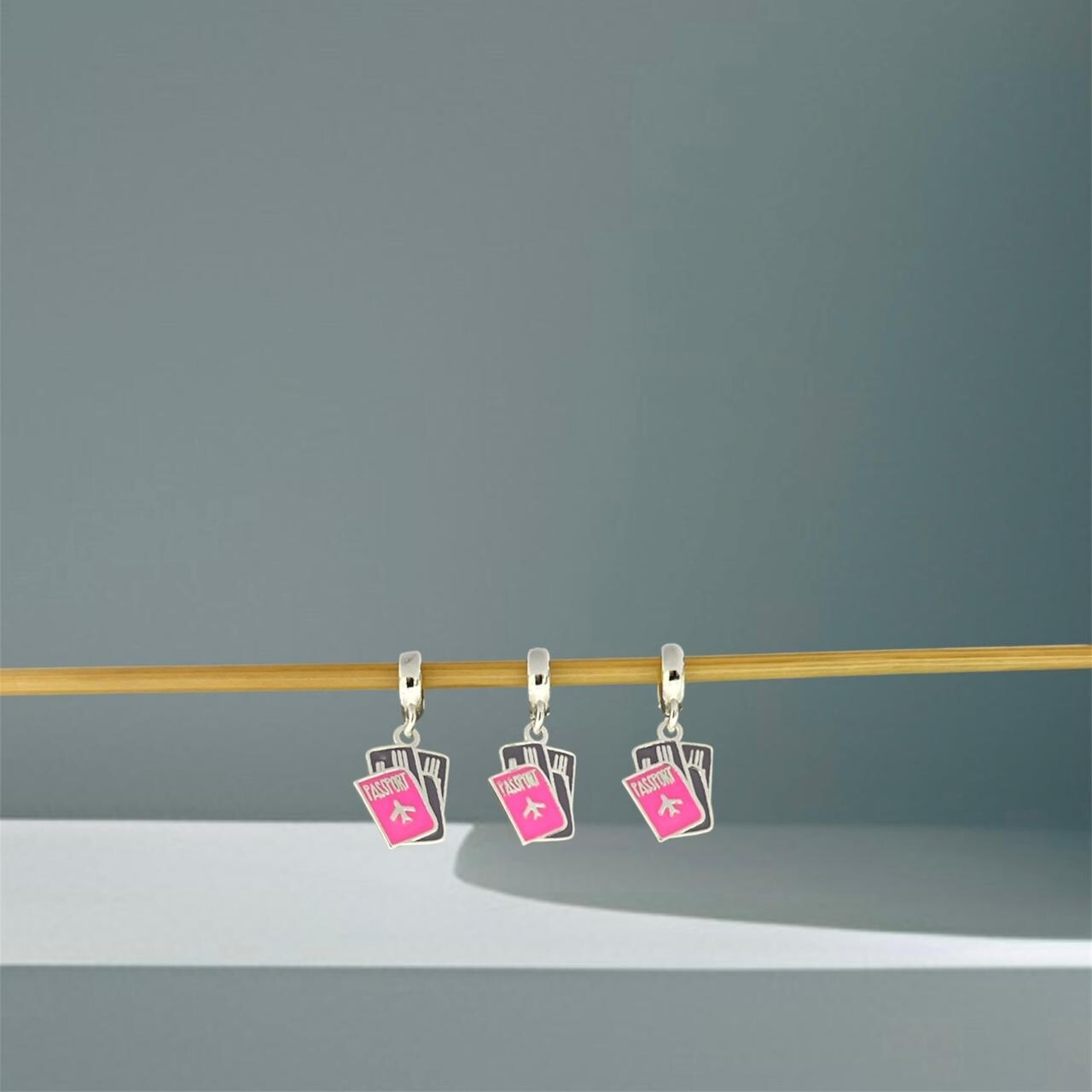 BERLOQUE PASSAPORTE / CORTE A LASER - PRATA 925