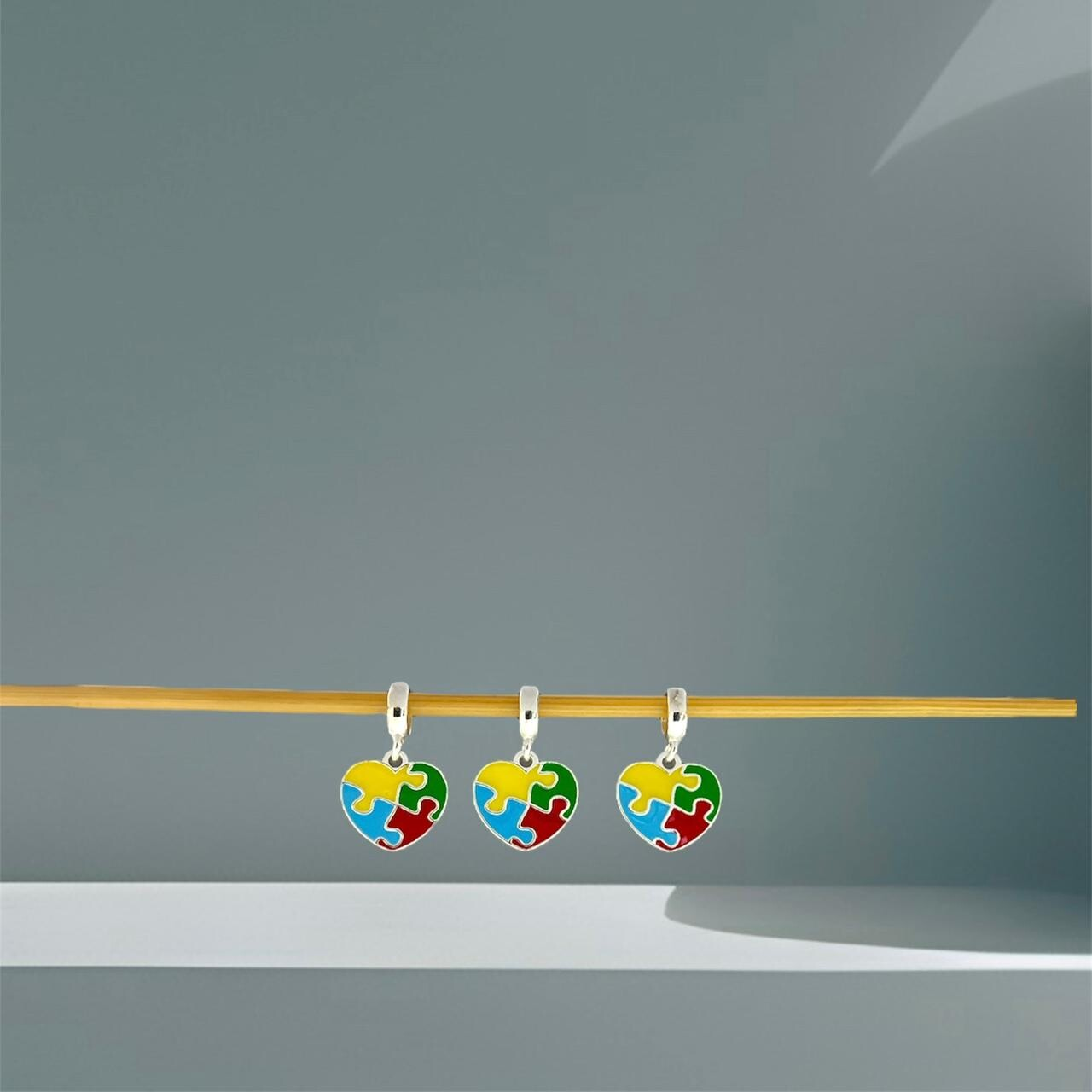 BERLOQUE CORAÇÃO SÍMBOLO AUTISMO / CORTE A LASER - PRATA 925