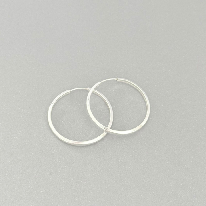 15392618888-whatsapp-image-2025-11-06-at-15-58-25-1.webp ARGOLA REDONDA / FIO MEIA CANA DIAMANTADO - PRATA 925