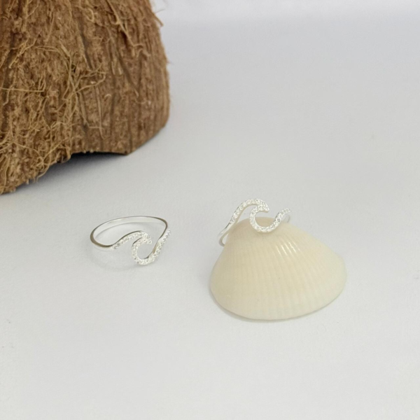 ANEL ONDA CRAVEJADA - PRATA 925 - 18