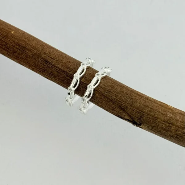 ANEL COM ZIRCÔNIAS - PRATA 925