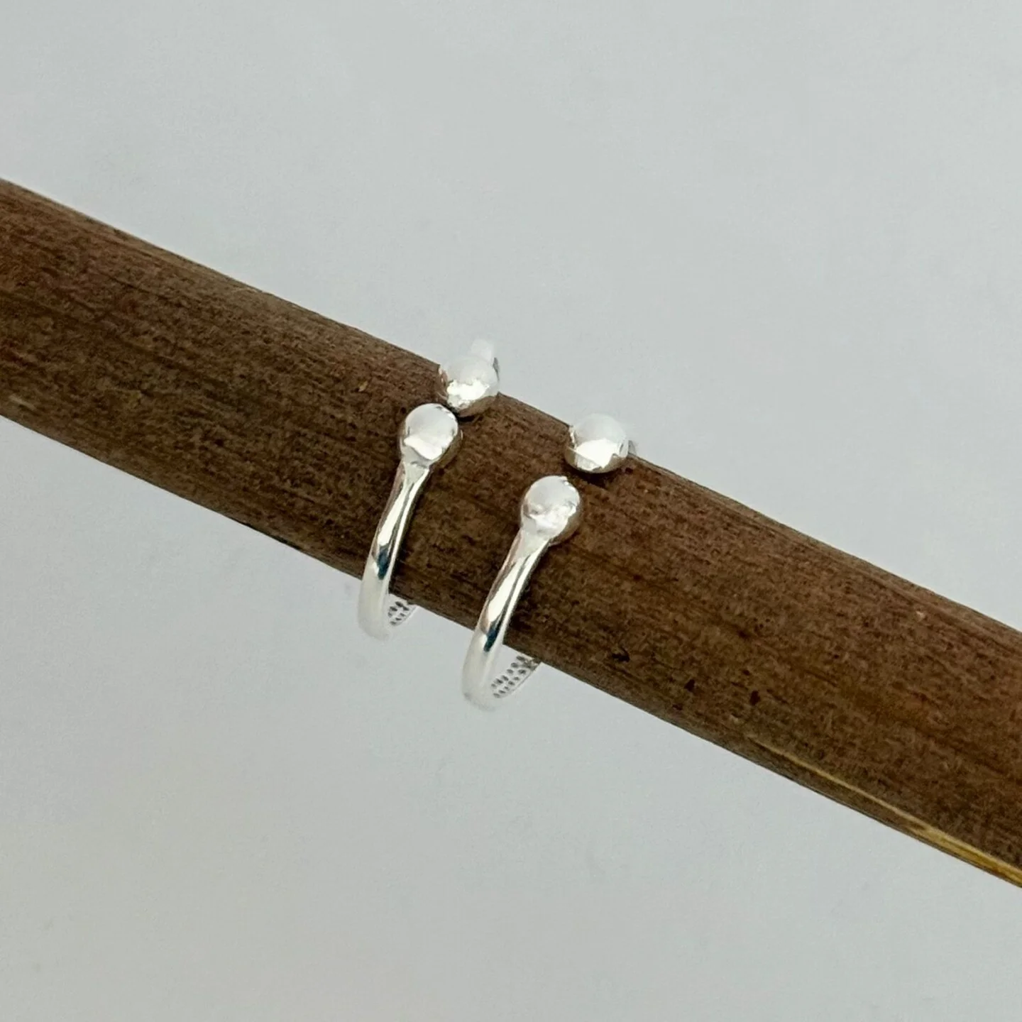 ANEL FALANGE REGULÁVEL BOLINHAS - PRATA 925