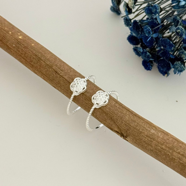 ANEL FLOR CRAVEJADA - PRATA 925