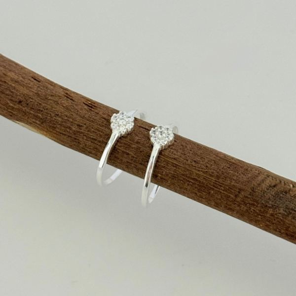 ANEL FLOR ZIRCÔNIAS - PRATA 925