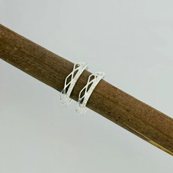 ANEL COM ZIRCÔNIAS - PRATA 925