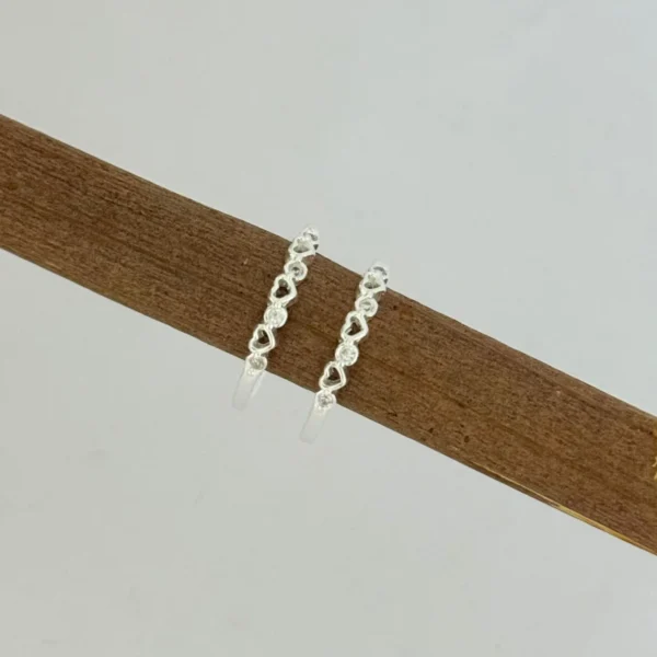 ANEL CORAÇÕES COM ZIRCÔNIAS - PRATA 925