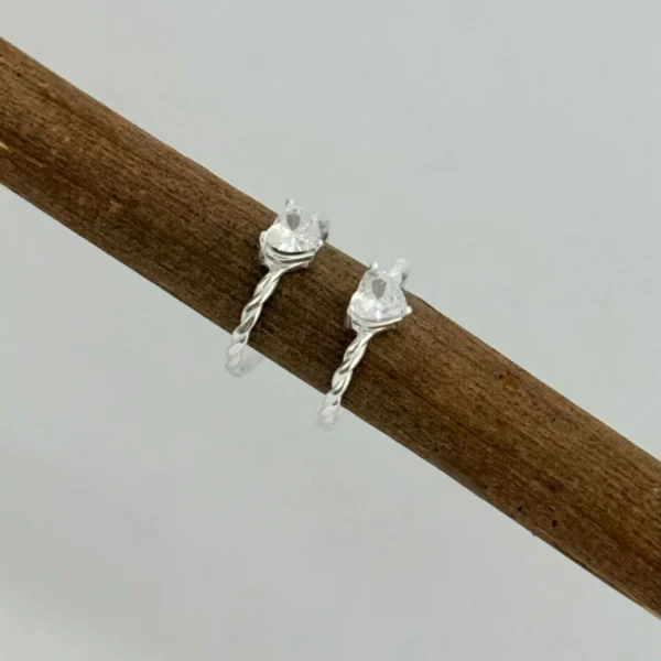 ANEL CORAÇÃO ZIRCÔNIA ARO TORCIDO - PRATA 925