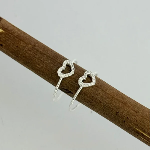 ANEL CORAÇÃO CRAVEJADO COM ARO TORCIDO - PRATA 925 - 17