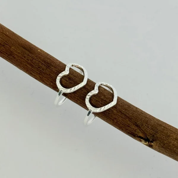 ANEL CORAÇÃO VAZADO - PRATA 925