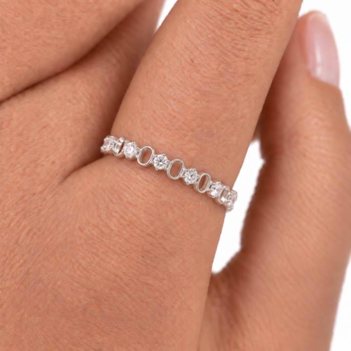 ANEL ZIRCÔNIAS E ELOS OVAIS AV328 PIERCING LUA CRAVEJADA - PRATA 925
